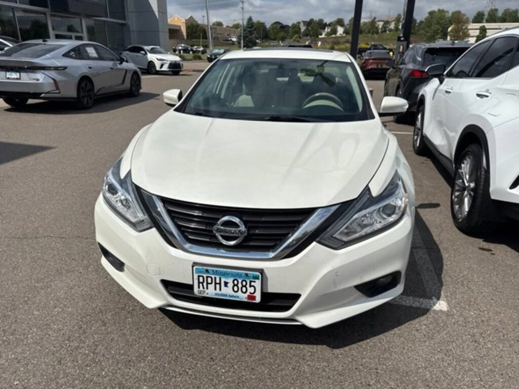 Used 2017 Nissan Altima 2.5 SL Sedan