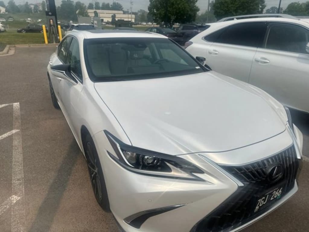Used 2024 Lexus ES 350 Sedan
