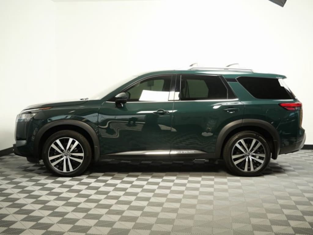 Used 2023 Nissan Pathfinder Platinum SUV