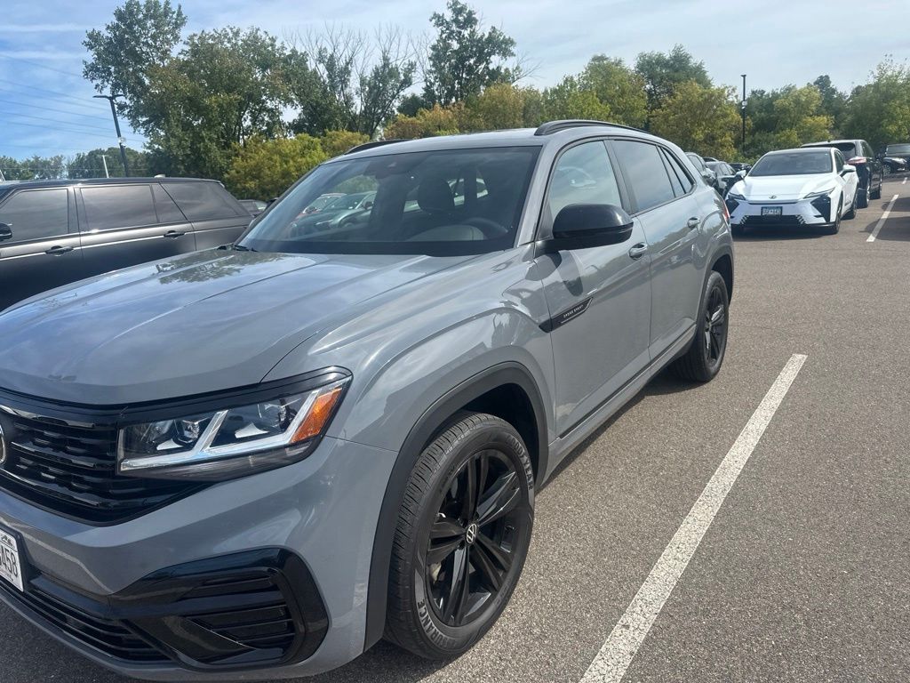 Used 2023 Volkswagen Atlas Cross Sport SEL R-Line Black with VIN 1V2SC2CA4PC222192 for sale in Maplewood, Minnesota