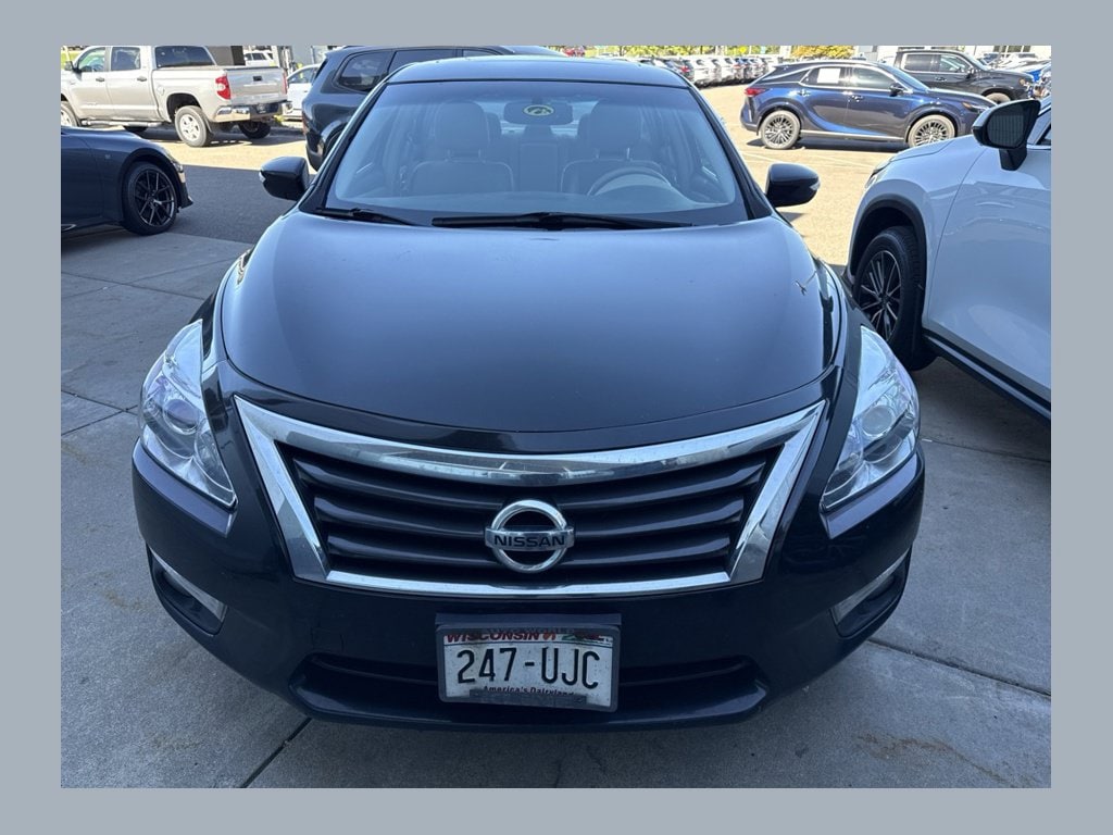 Used 2013 Nissan Altima Sedan SL with VIN 1N4AL3AP4DN455330 for sale in Maplewood, Minnesota