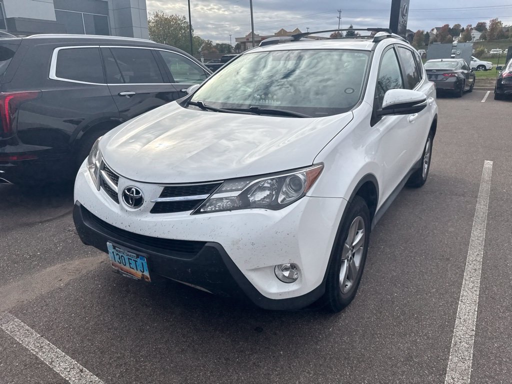 Used 2015 Toyota RAV4 XLE with VIN 2T3WFREV4FW137139 for sale in Maplewood, Minnesota