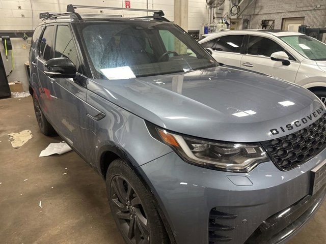 2022 Land Rover Discovery S R Dynamic's photo