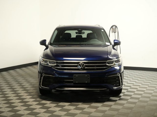 Used 2022 Volkswagen Tiguan SEL R-LINE with VIN 3VV4B7AX4NM135603 for sale in Maplewood, Minnesota