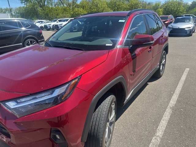Used 2022 Toyota RAV4 XLE Premium with VIN 2T3B6RFV4NW037358 for sale in Maplewood, Minnesota