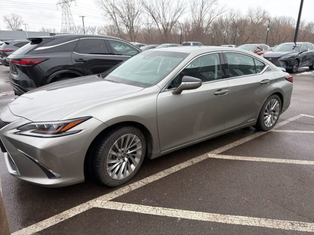 Used 2020 Lexus ES 300h Luxury Sedan