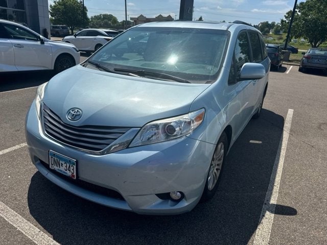 Used 2015 Toyota Sienna XLE Premium with VIN 5TDYK3DC4FS680686 for sale in Maplewood, Minnesota