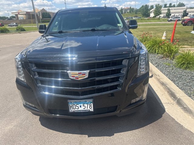 Used 2019 Cadillac Escalade Luxury with VIN 1GYS4BKJ6KR394370 for sale in Maplewood, Minnesota