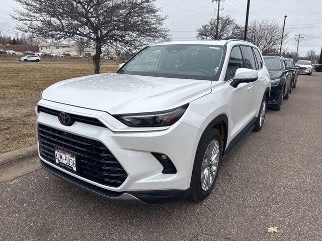 Used 2025 Toyota Grand Highlander Platinum with VIN 5TDAAAB50SS073627 for sale in Maplewood, Minnesota