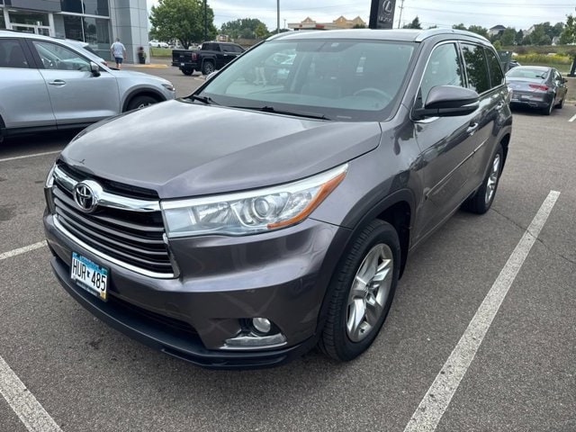 Used 2016 Toyota Highlander Limited with VIN 5TDDKRFH2GS312857 for sale in Maplewood, Minnesota