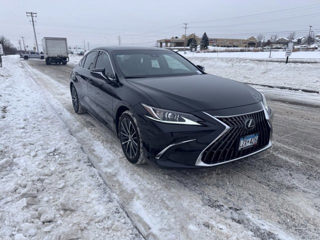 2024 Lexus ES 350's photo