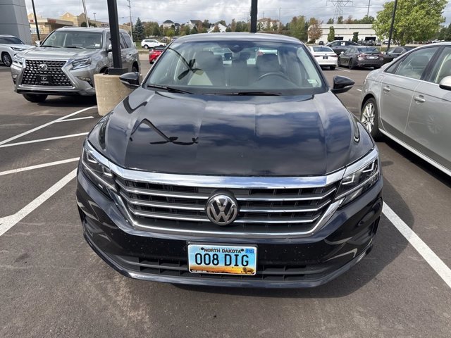 Used 2020 Volkswagen Passat SE with VIN 1VWSA7A33LC027488 for sale in Maplewood, Minnesota