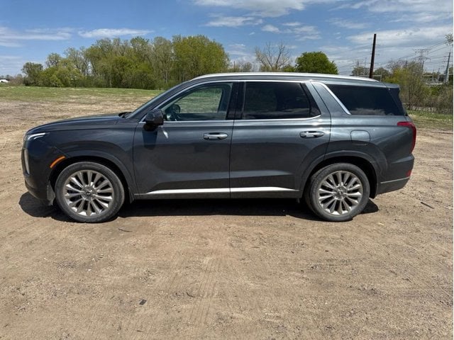 Used 2020 Hyundai Palisade Limited with VIN KM8R5DHE2LU119449 for sale in Maplewood, Minnesota