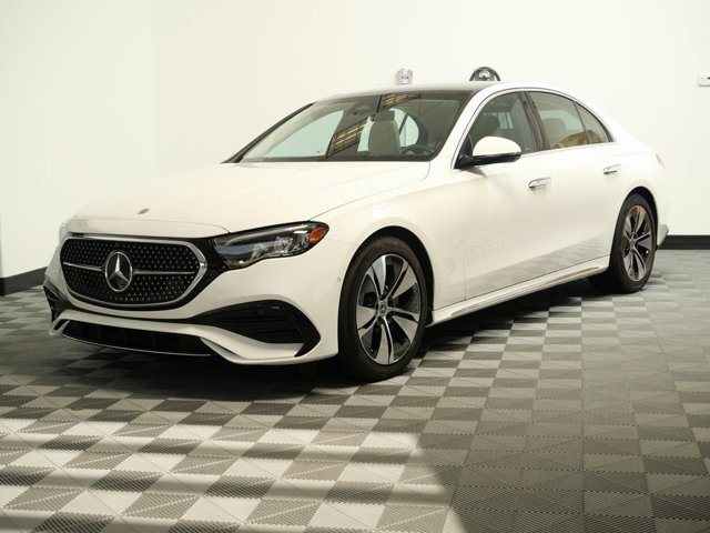 2025 Mercedes Benz E 350 4MATIC photo 3
