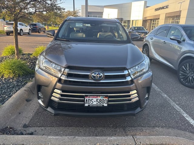 2019 Toyota Highlander Limited Platinum Hybrid photo 2