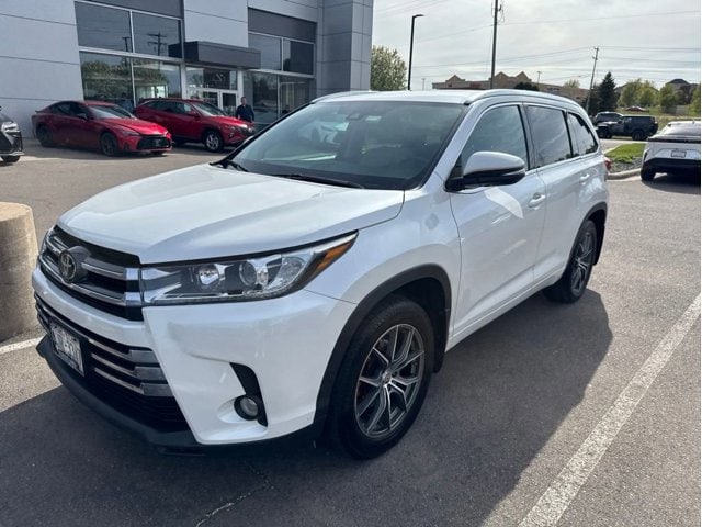 Used 2018 Toyota Highlander Limited with VIN 5TDDZRFH6JS906936 for sale in Maplewood, Minnesota
