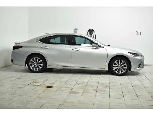 Certified 2021 Lexus ES Hybrid 300h with VIN 58ADA1C12MU007883 for sale in Maplewood, Minnesota