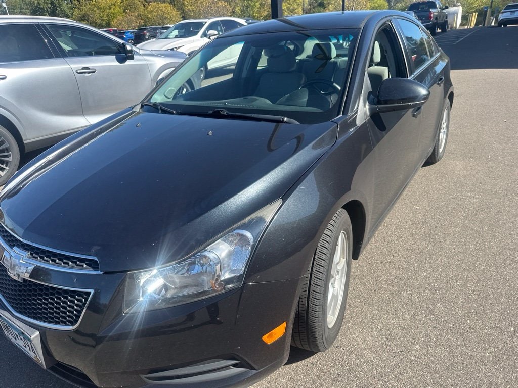 Used 2014 Chevrolet Cruze 1LT with VIN 1G1PC5SB5E7368845 for sale in Maplewood, MN