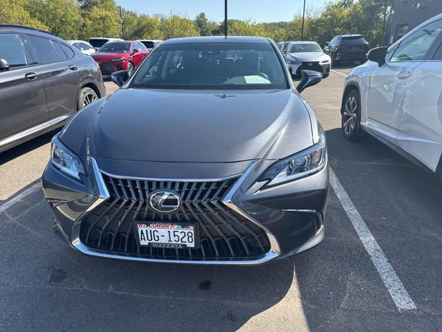 2022 Lexus ES 350 photo 2
