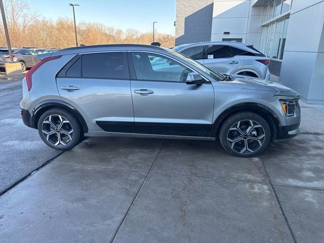 Used 2023 Kia Niro SX Touring with VIN KNDCT3LE2P5070562 for sale in Maplewood, Minnesota