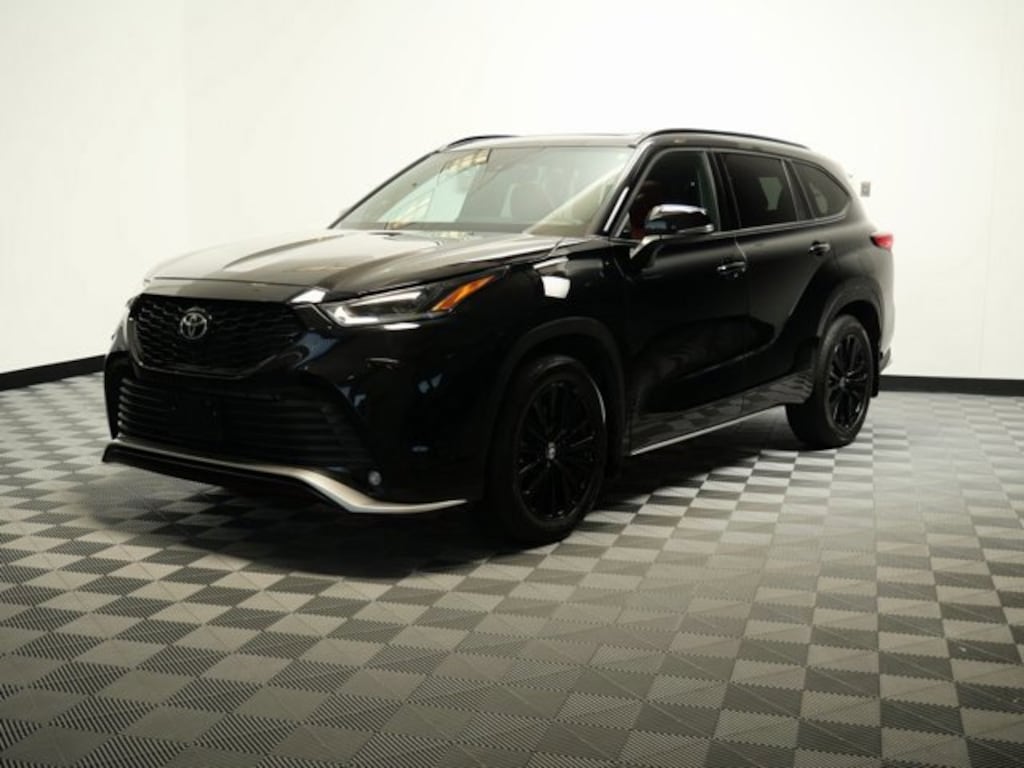 Used 2023 Toyota Highlander XSE SUV