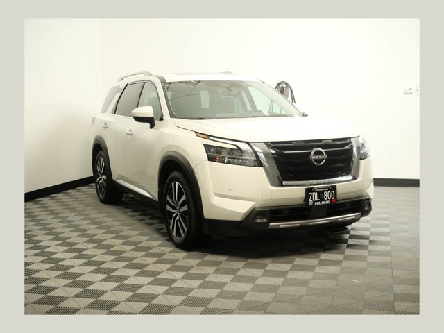 2024 Nissan Pathfinder Platinum 4WD's photo