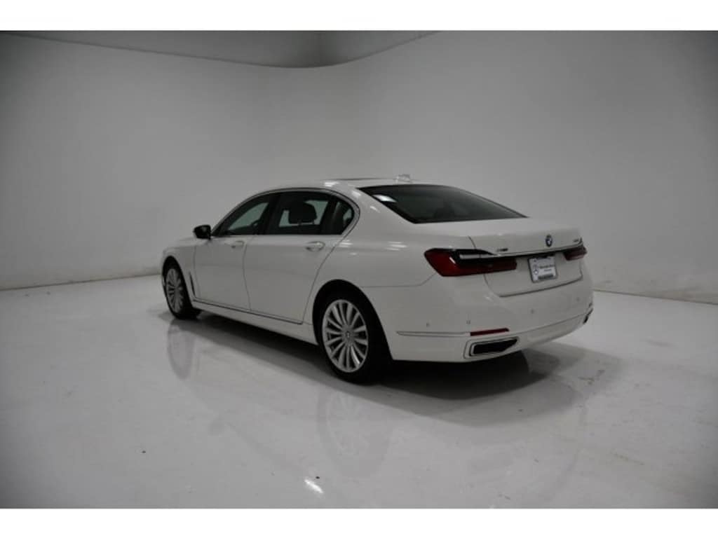 Used 2022 BMW 740i xDrive Sedan