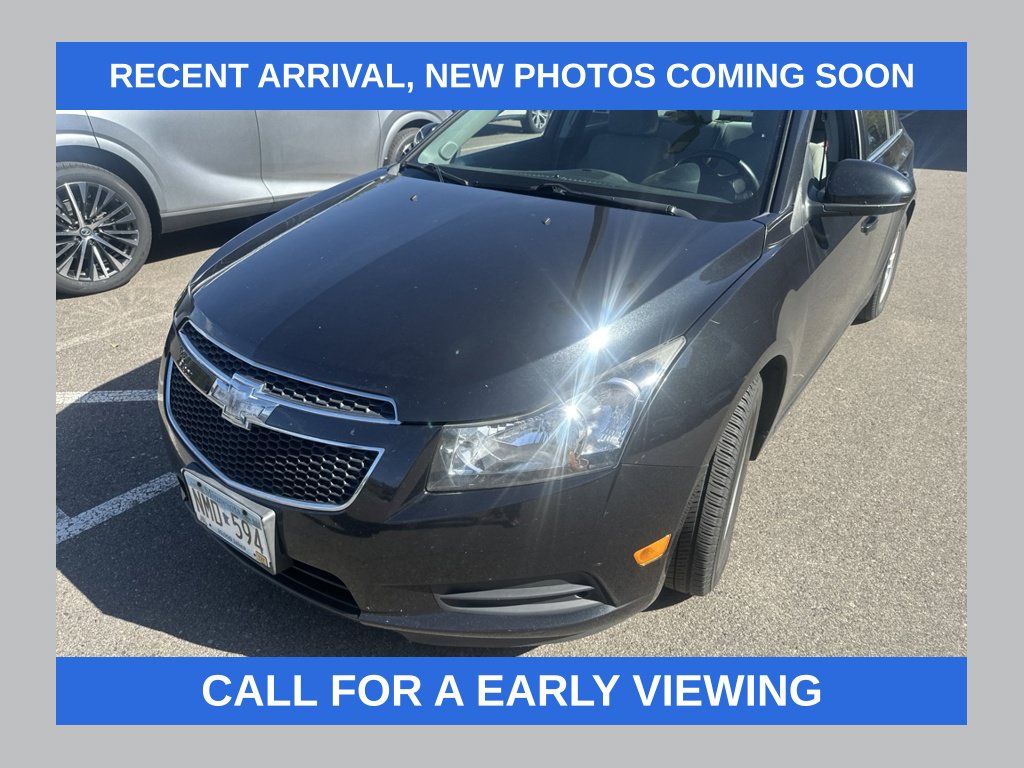 Used 2014 Chevrolet Cruze 1LT with VIN 1G1PC5SB5E7368845 for sale in Maplewood, Minnesota