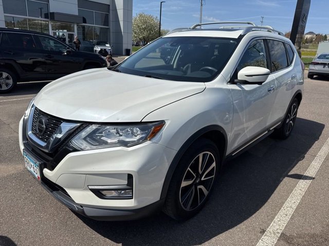 Used 2018 Nissan Rogue SL with VIN JN8AT2MV8JW343414 for sale in Maplewood, Minnesota