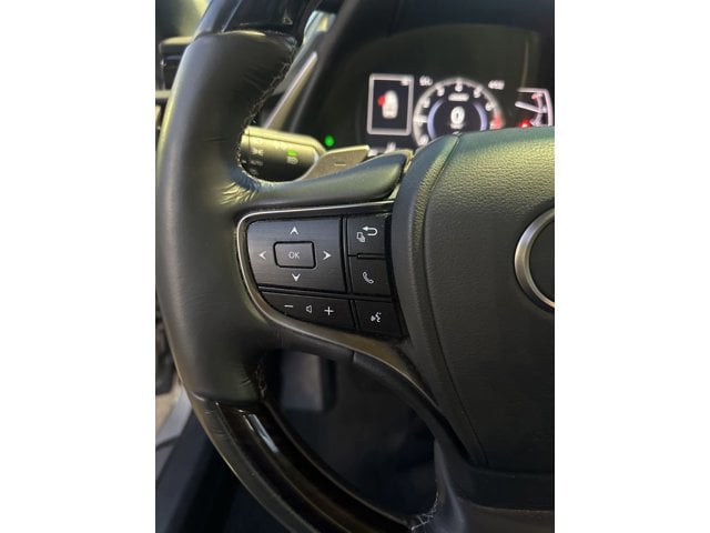 2019 Lexus ES 350's photo