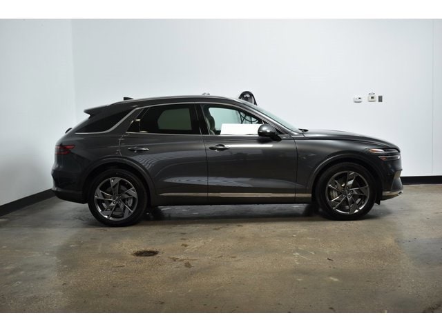 Used 2024 GENESIS GV70 Advanced with VIN 5NMMCET1XRH001292 for sale in Oakbrook Terrace, IL
