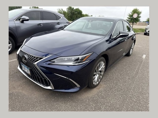 2023 Lexus ES 300h 300h Ultra Luxury's photo