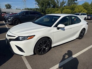2018 Toyota Camry SE Sedan