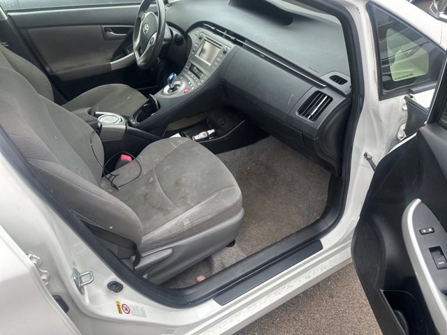 2013 Toyota Prius Three photo 3