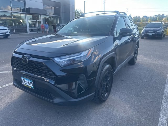 2022 Toyota RAV4 XLE photo 2
