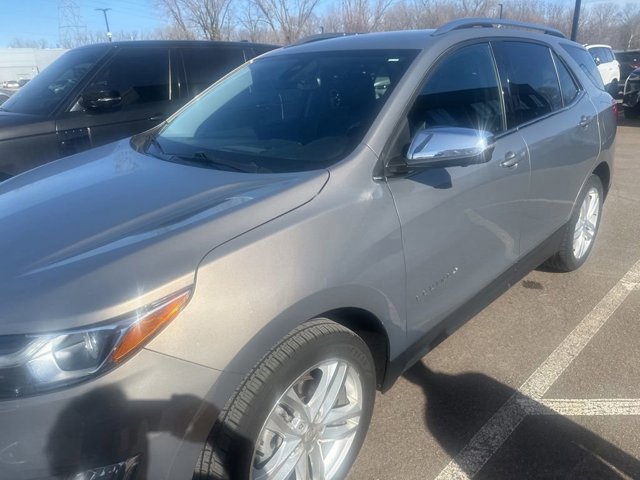 Used 2019 Chevrolet Equinox Premier with VIN 3GNAXYEX4KS553905 for sale in Maplewood, Minnesota