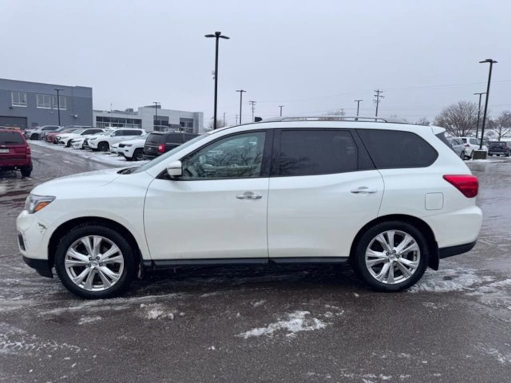 Used 2019 Nissan Pathfinder SL SUV