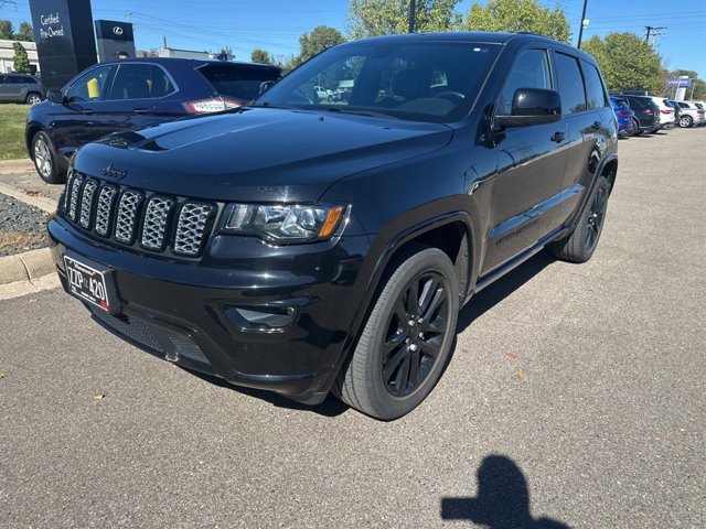 2021 Jeep Grand Cherokee Laredo X photo 2