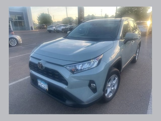 2021 Toyota RAV4 XLE AWD's photo