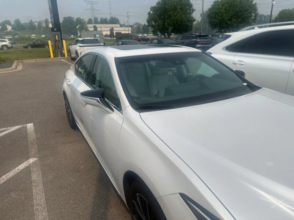 Used 2024 Lexus ES 350 Sedan