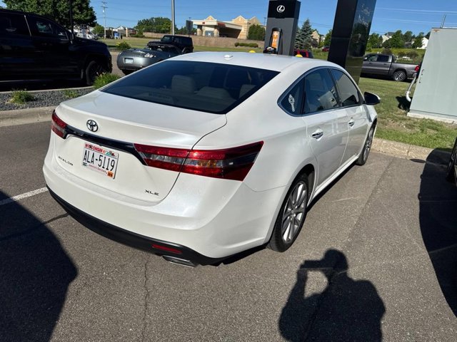 Used 2015 Toyota Avalon XLE with VIN 4T1BK1EBXFU172844 for sale in Maplewood, Minnesota