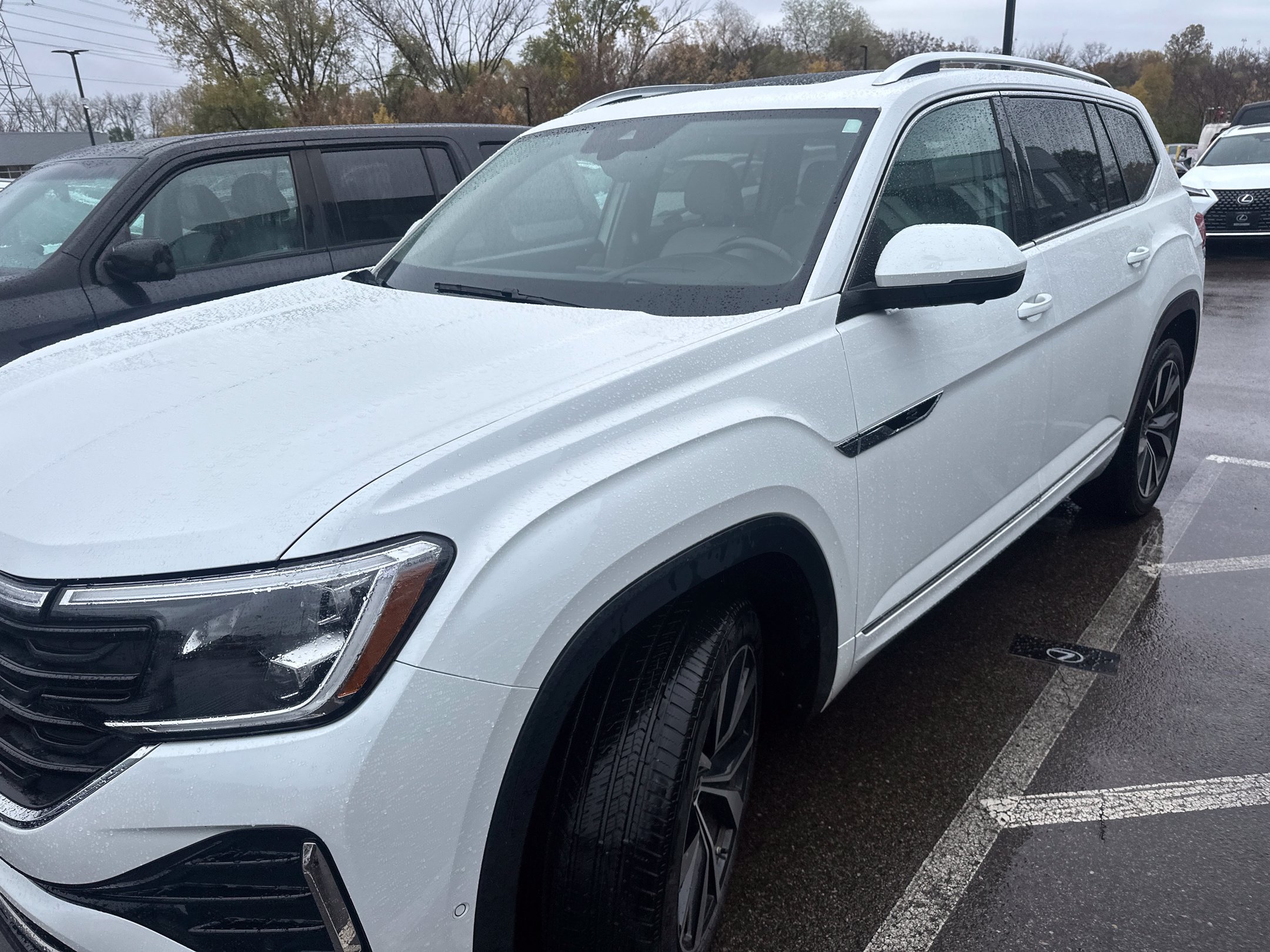 Used 2024 Volkswagen Atlas 2.0T SEL Premium R-Line SUV