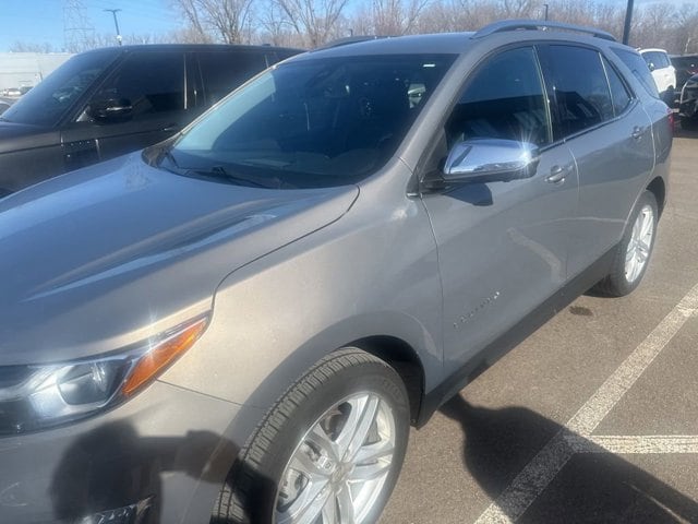 Used 2019 Chevrolet Equinox Premier with VIN 3GNAXYEX4KS553905 for sale in Maplewood, Minnesota