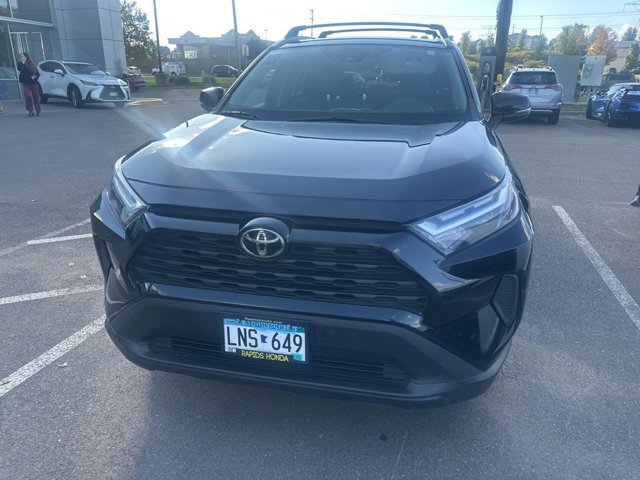 2022 Toyota RAV4 XLE photo 4