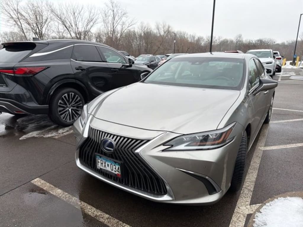 Used 2020 Lexus ES 300h Luxury Sedan