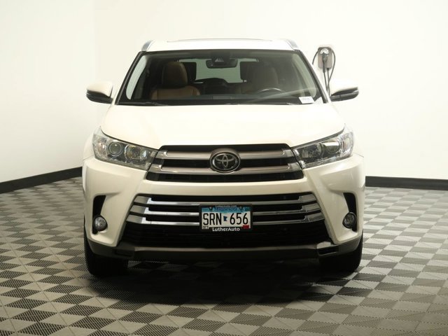 Used 2018 Toyota Highlander Limited with VIN 5TDDZRFH4JS903971 for sale in Maplewood, Minnesota