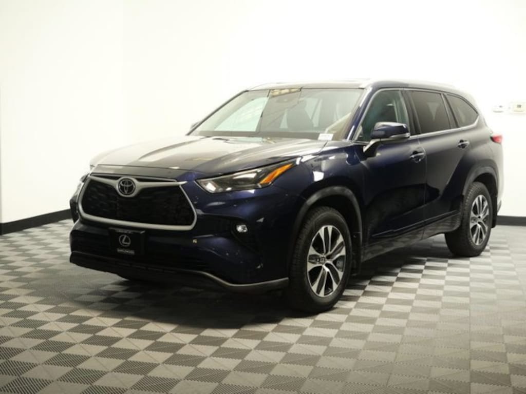 Used 2022 Toyota Highlander XLE SUV