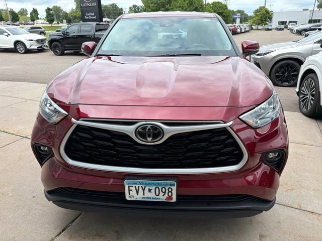 Used 2020 Toyota Highlander LE with VIN 5TDBZRBH5LS511503 for sale in Maplewood, Minnesota