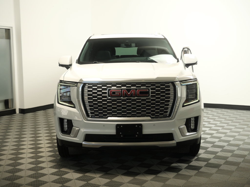 Used 2021 GMC Yukon XL Denali with VIN 1GKS2JKL5MR470031 for sale in Maplewood, Minnesota