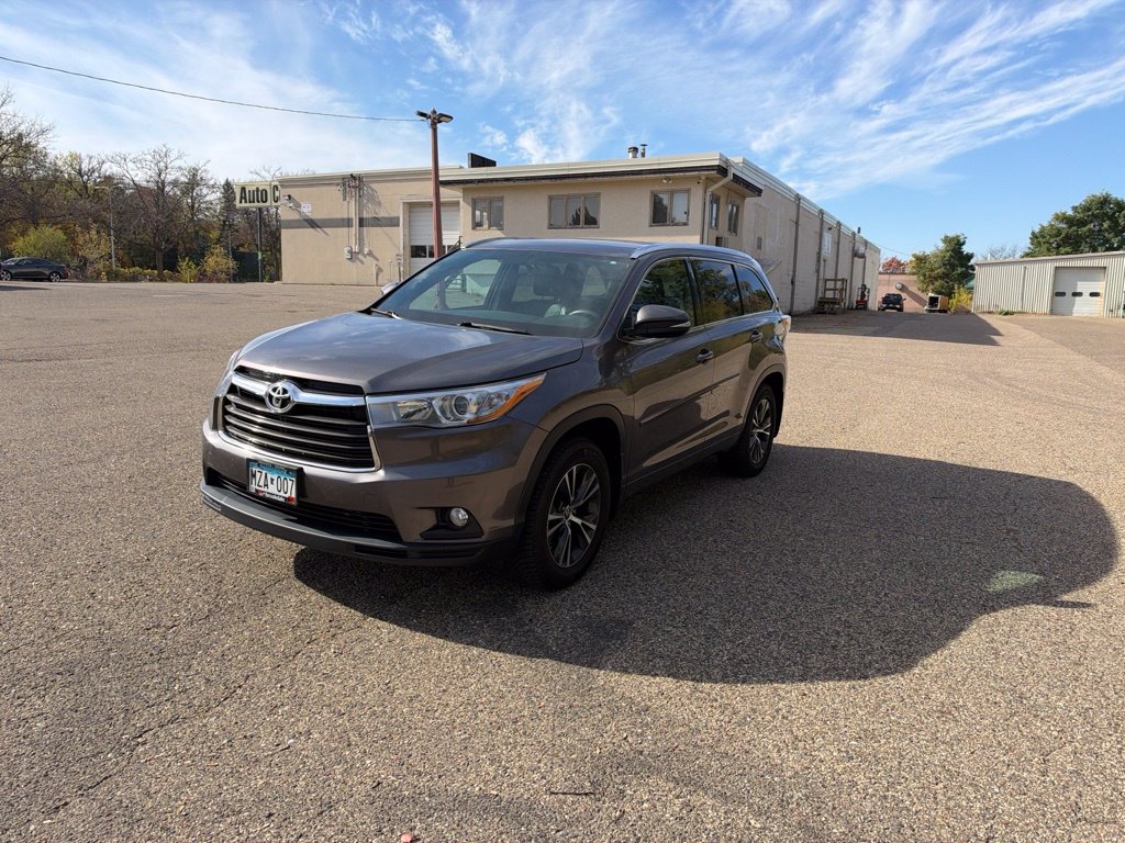 Used 2016 Toyota Highlander XLE V6 SUV